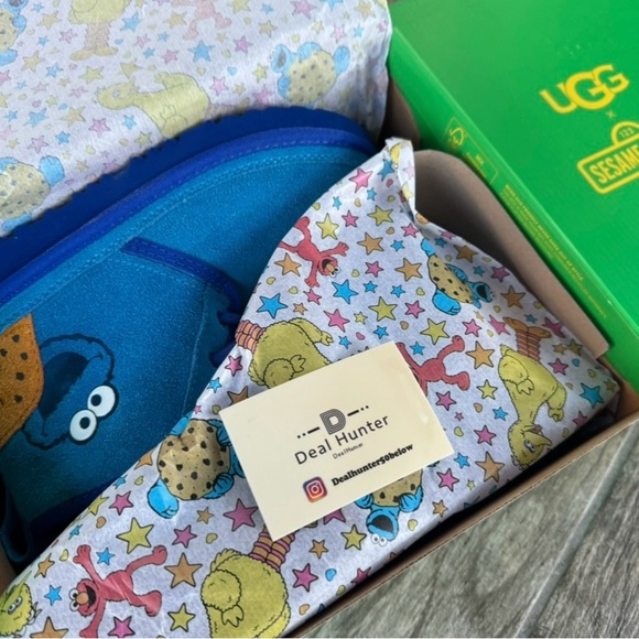 Brand New UGG X Elmo Neumel II “Blue” Kids Boots - Picture 10 of 12